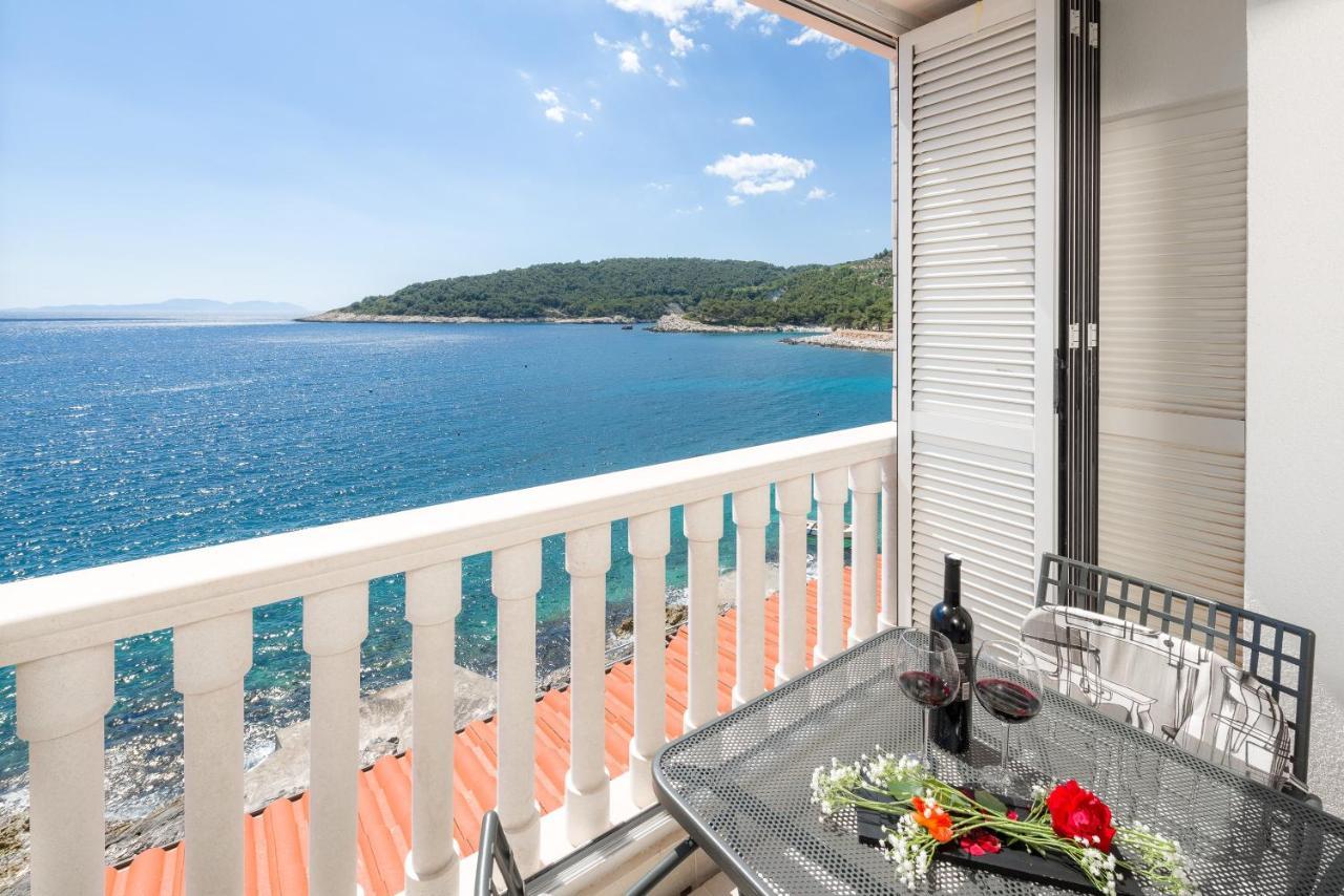 Luxury Bellavista Amazing Sea Holidays With Private Beach & Parking Milna  Exteriér fotografie
