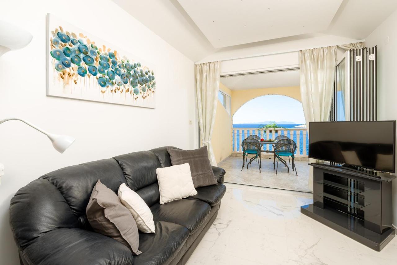 Luxury Bellavista Amazing Sea Holidays With Private Beach & Parking Milna  Exteriér fotografie